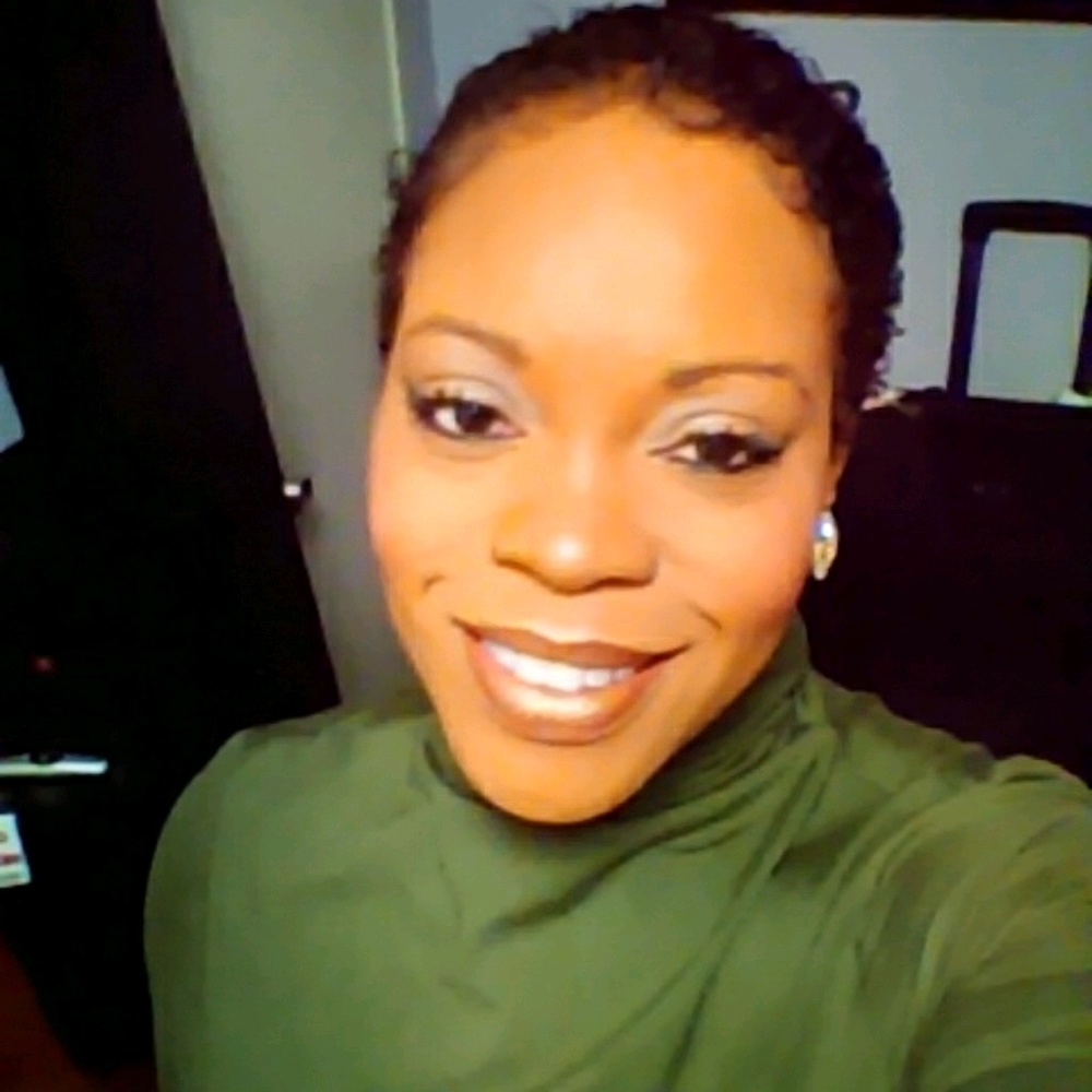 Meet your Posher, Crystal